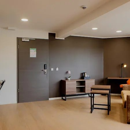 מלון Trip Frankfurt-heusenstamm Tagungshotel 4*